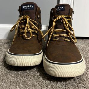 Men’s Sperey shoes size 9